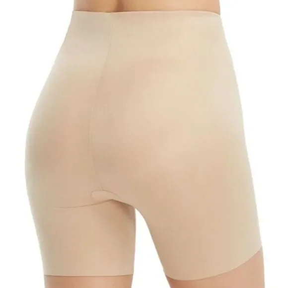 Spanx Suit Your Fancy Booty Booster Mid-thigh Short - Picture 2 of 3